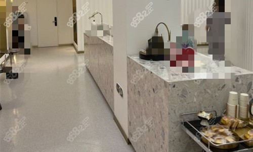 青島博士醫(yī)學(xué)美容2