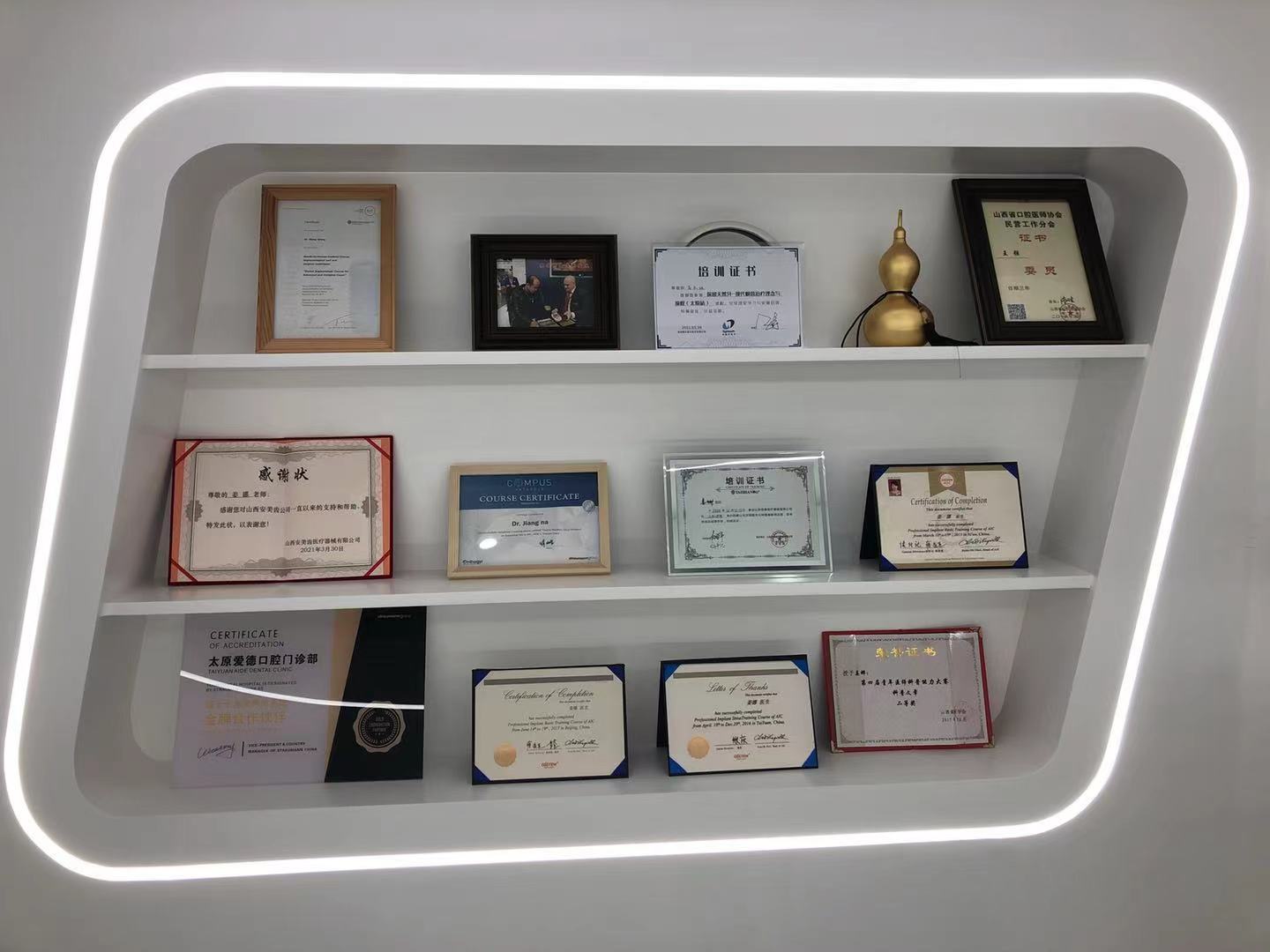 種植牙收費(fèi)標(biāo)準(zhǔn)，多種選擇供你挑