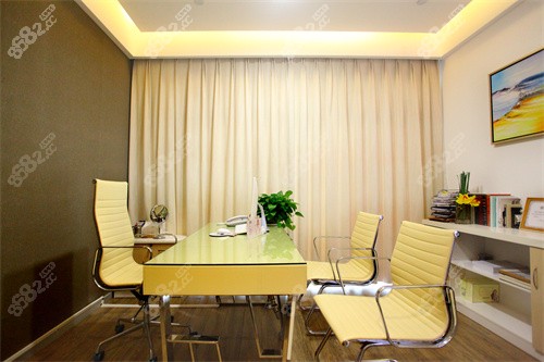 南寧愛(ài)思特整形商談室