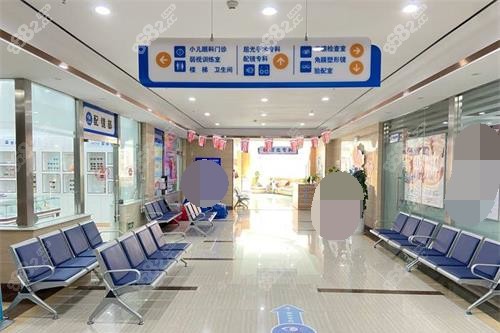 煙臺(tái)華廈眼科醫(yī)院科室走廊