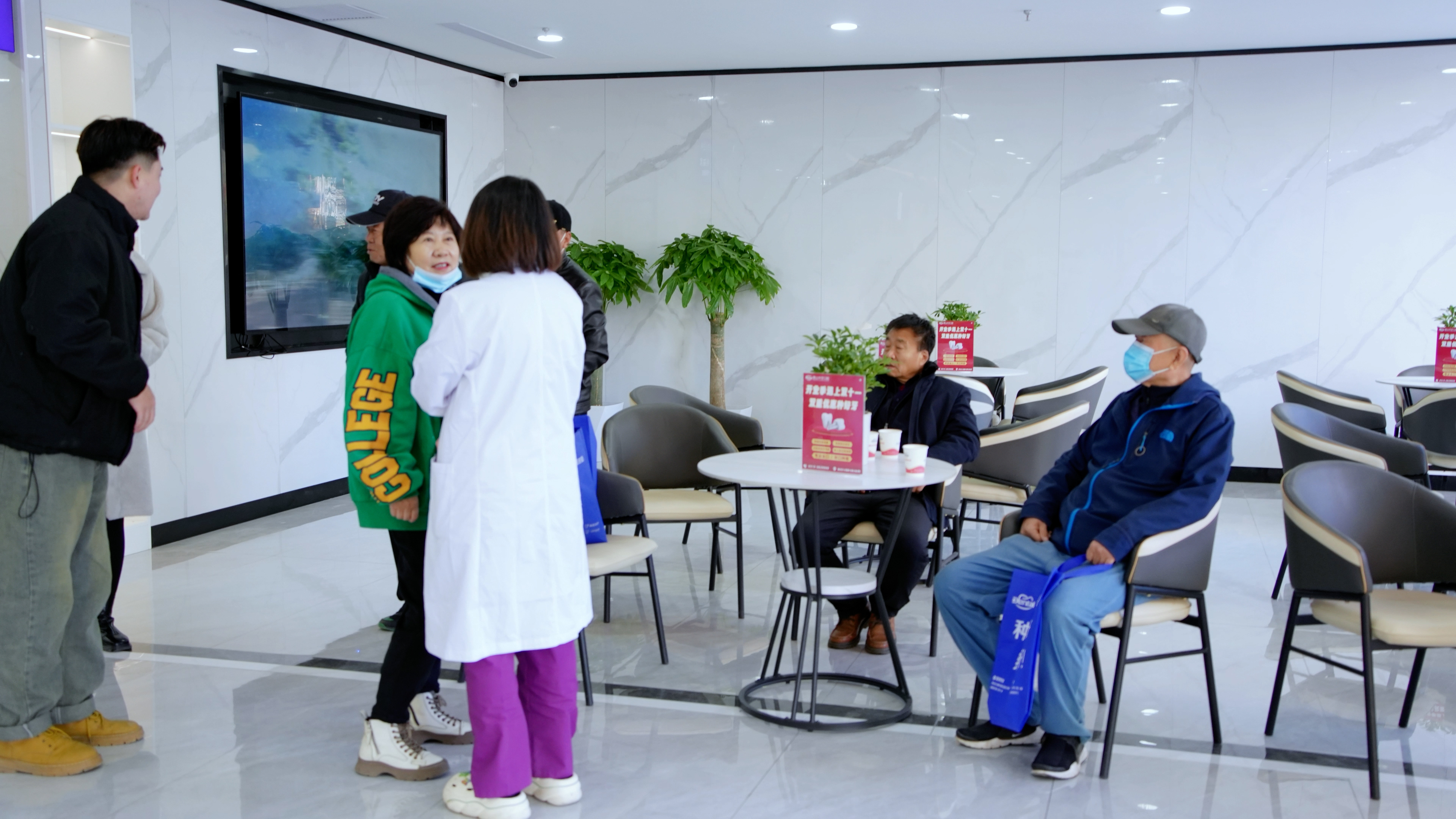 廣州德倫口腔門診部的收費(fèi)標(biāo)準(zhǔn)與便民服務(wù)