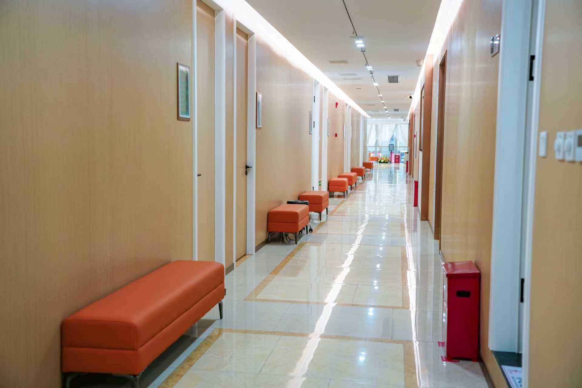 一、成都密愛天使私密整形?？漆t(yī)院價格表：3D生物束帶1.5萬，小陰唇整形2980元