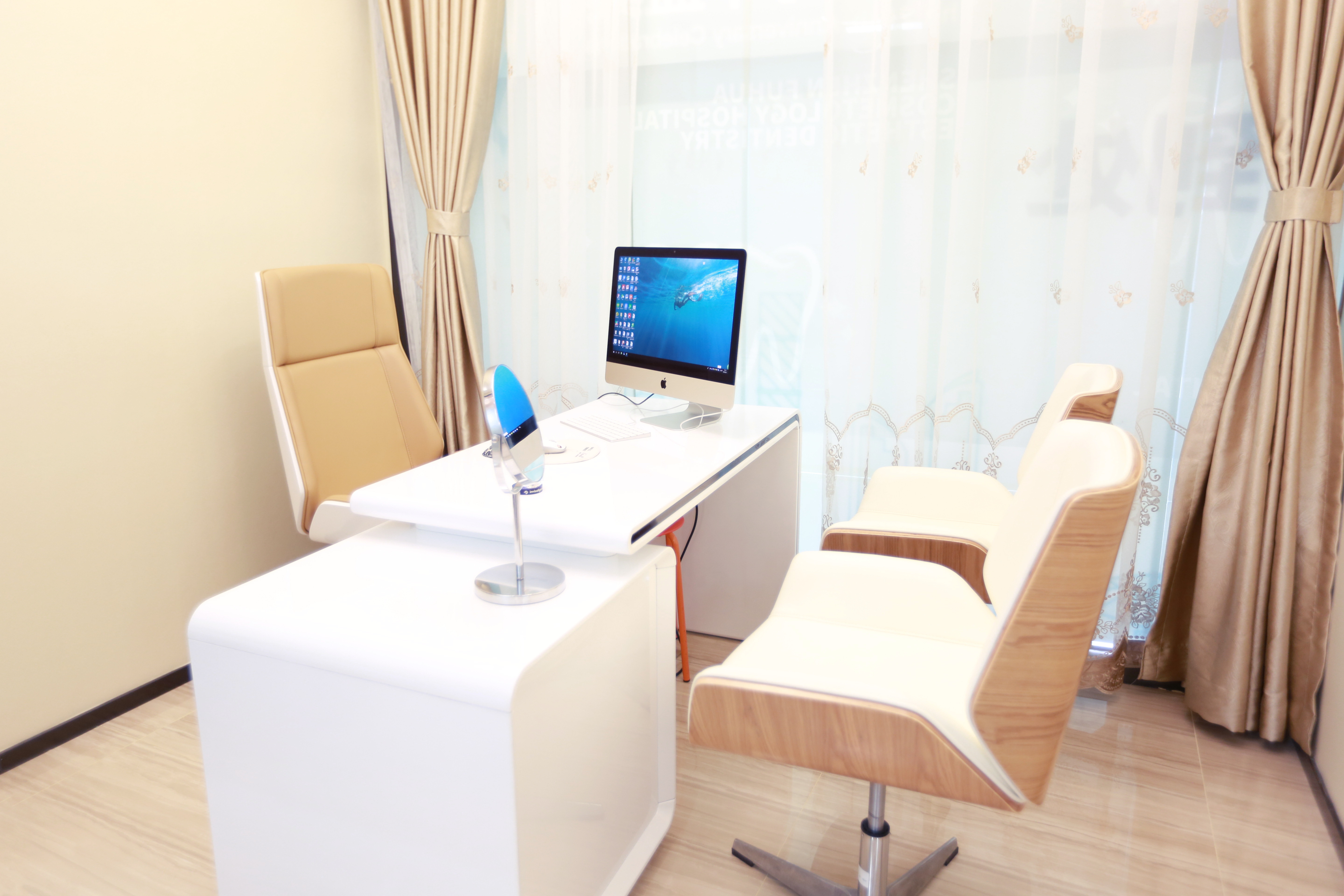 深圳藝星徐英和陳星光誰(shuí)厲害？選擇隆胸醫(yī)生的建議