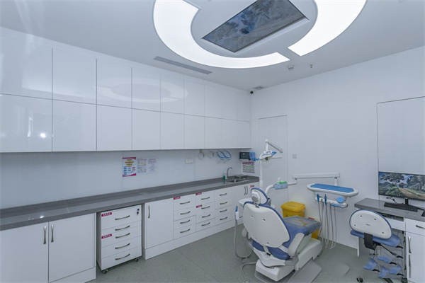 深圳藝星徐英和陳星光誰(shuí)厲害？?jī)扇寺⌒丶夹g(shù)對(duì)比