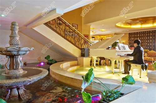 杭州維多利亞整形大廳鋼琴區(qū)