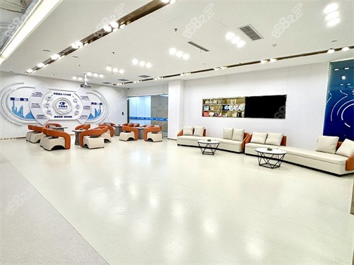 南京華廈眼科醫(yī)院屈光中心