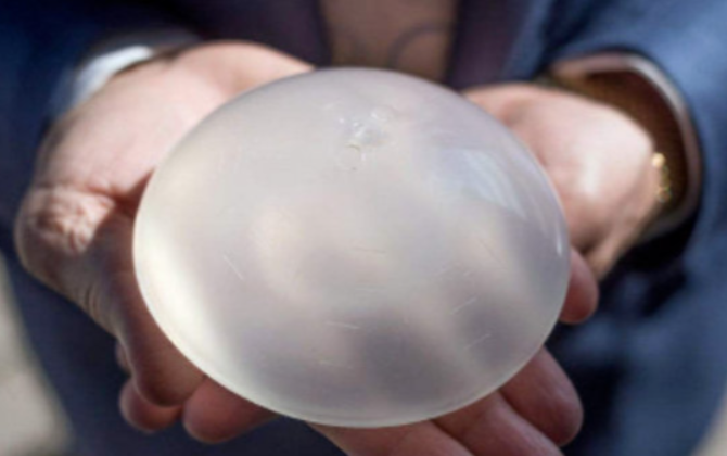 選擇深圳徐英醫(yī)生進(jìn)行隆胸手術(shù)