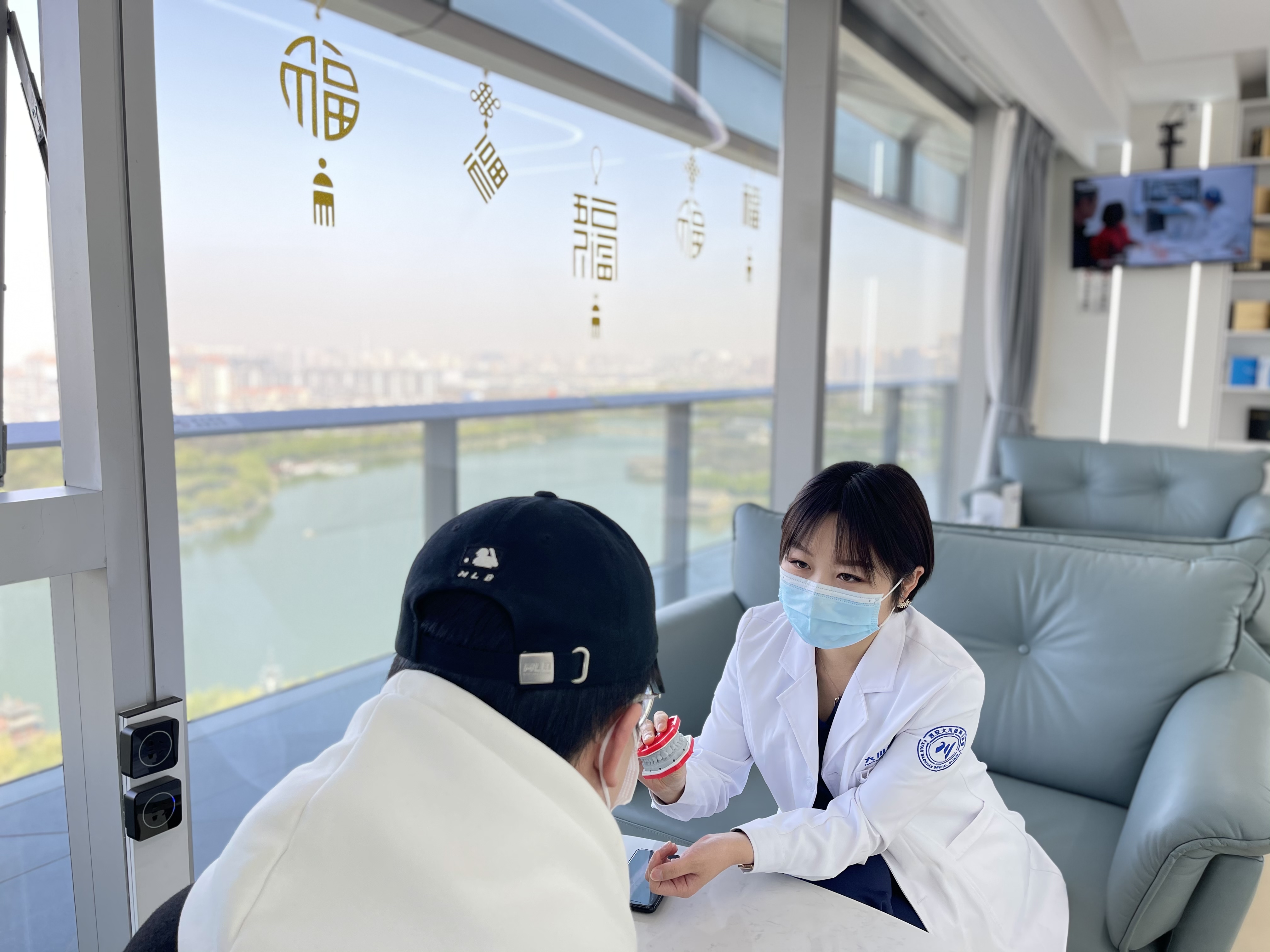 西安達(dá)芬琪和海濤哪個好？——特色項目對比