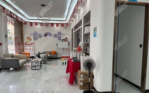 ?？谘泪t(yī)森口腔大廳休息區(qū)