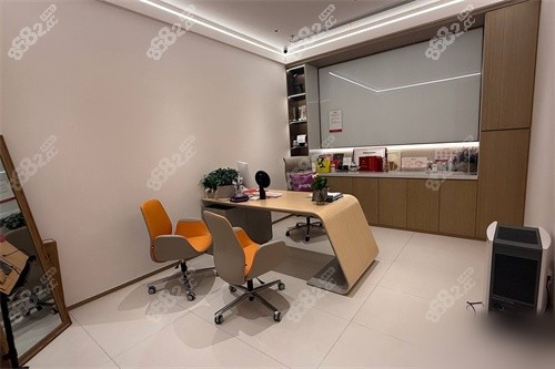 新疆威茲曼整形外科醫(yī)院面診室