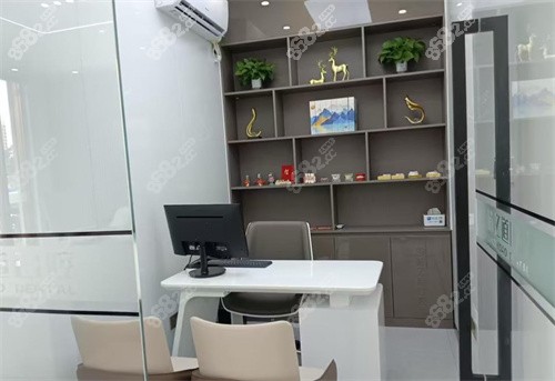 ?？谥仓揽谇蝗f達(dá)店治療間