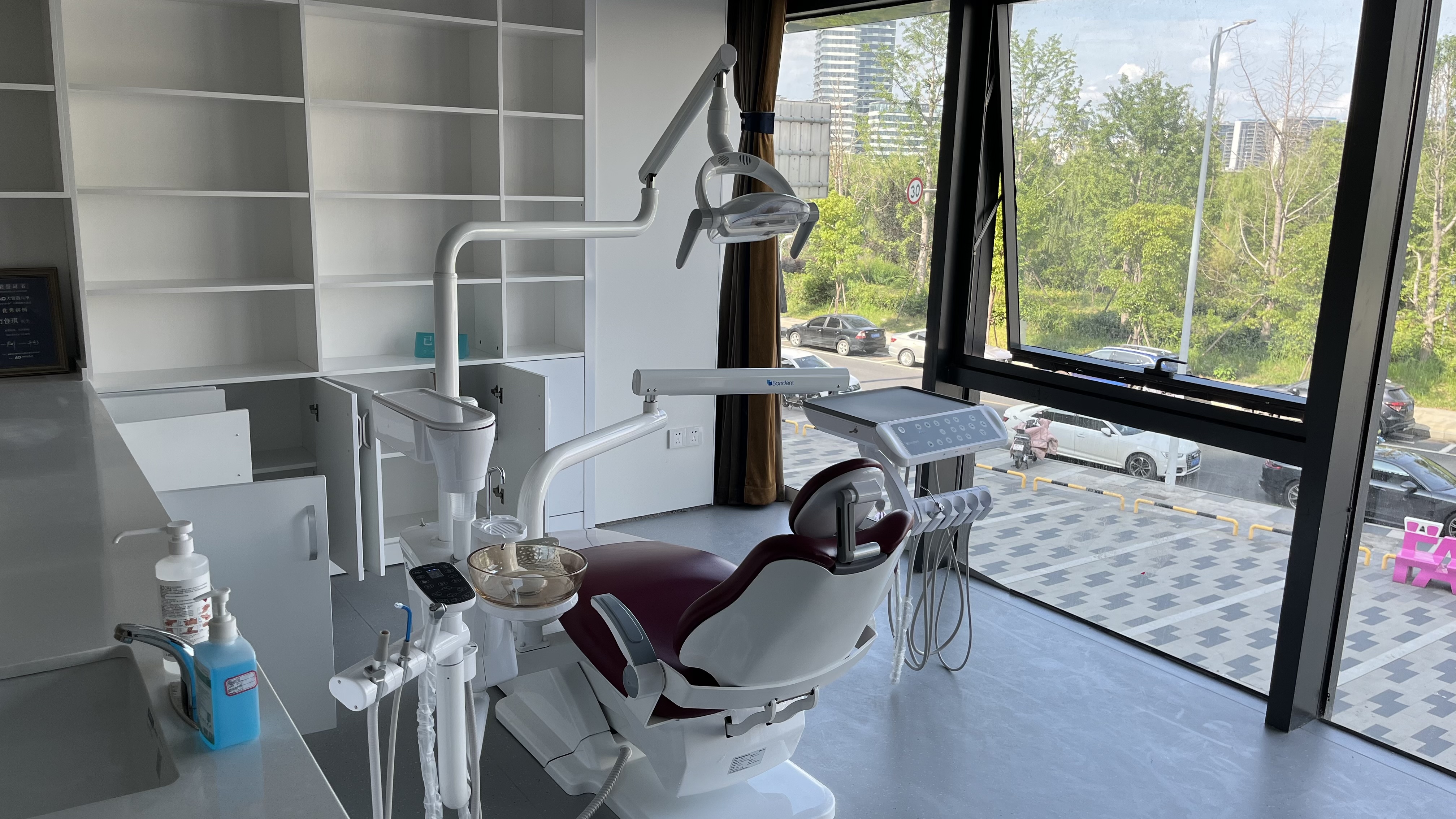 撫順蘭海口腔門診部:科目齊全資質(zhì)優(yōu)