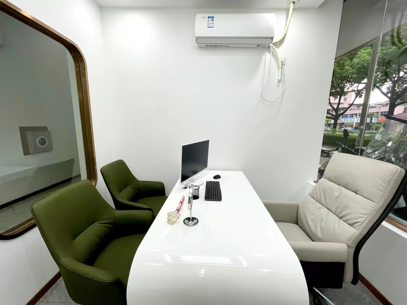 撫順順城藍(lán)鯊口腔門診部:正規(guī)專精服務(wù)優(yōu)