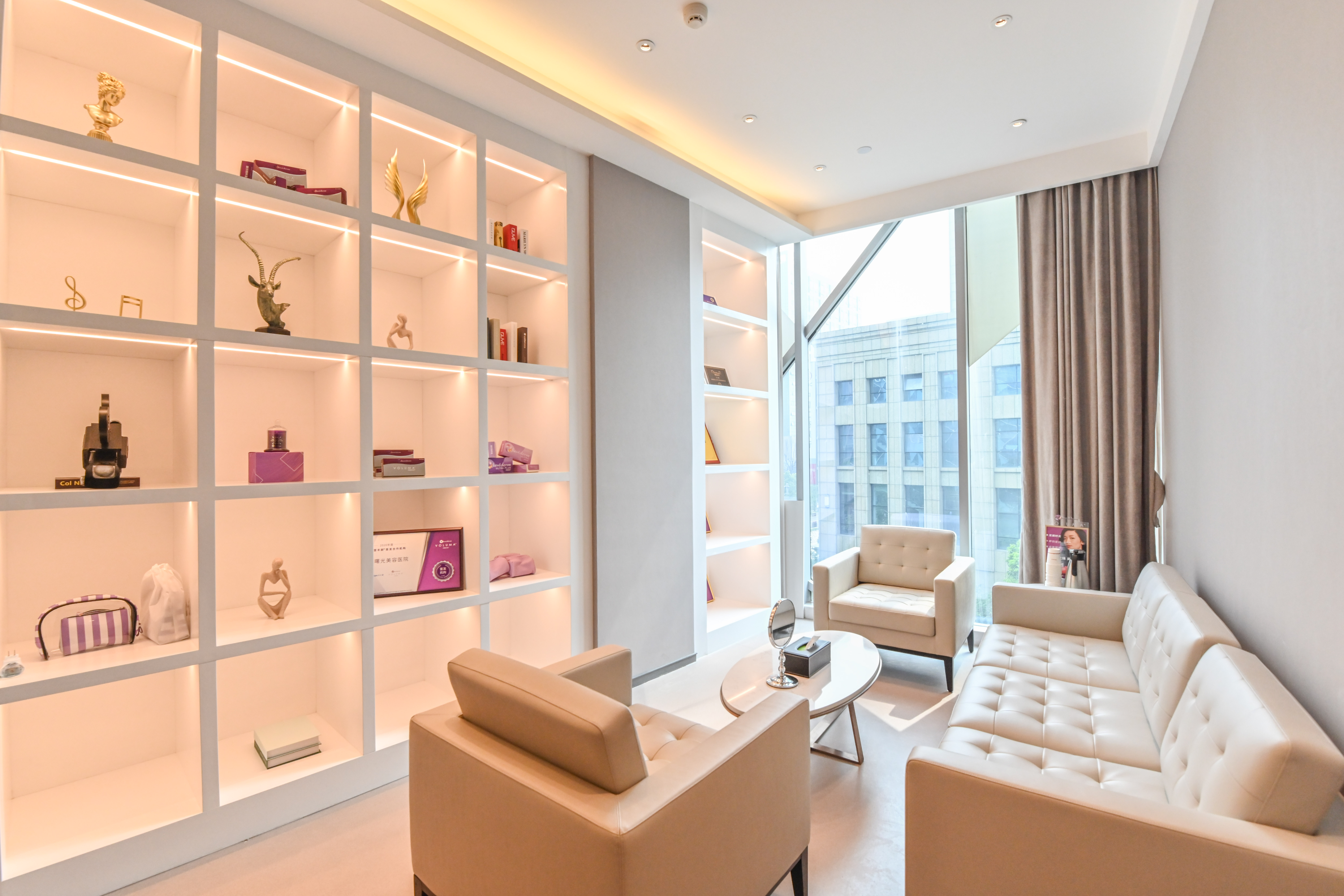 西安國際醫(yī)學整形醫(yī)院簡介：靠譜嗎？它有專業(yè)醫(yī)師團隊及先進設備，做整形超安心！ 