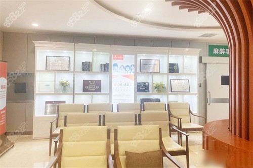 鄭州天后口腔等候區(qū)