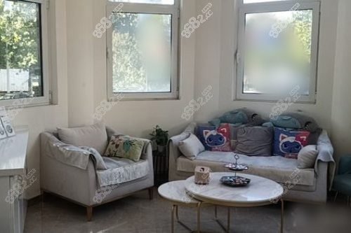 山東青島哈美口腔榕江路店休息區(qū) 山東青島哈美口腔榕江路店休息區(qū)