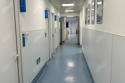 上海伯思立醫(yī)療美容醫(yī)院走廊