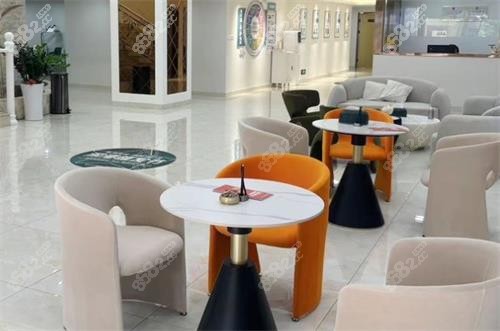 深圳悅爾整形大廳休息區(qū)