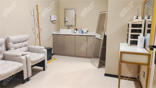 成都新華醫(yī)院整形科商談室環(huán)境