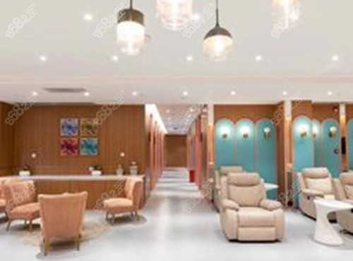 深圳藝星醫(yī)療美容大廳休息等待區(qū)環(huán)境 深圳藝星醫(yī)療美容大廳休息等待區(qū)環(huán)境