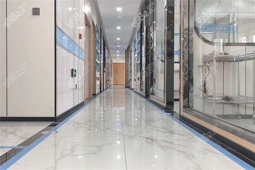 酒泉生達(dá)口腔新城分院走廊