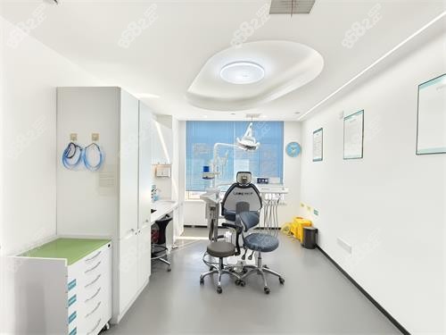 青島萊恩口腔二樓候診區(qū) (6)