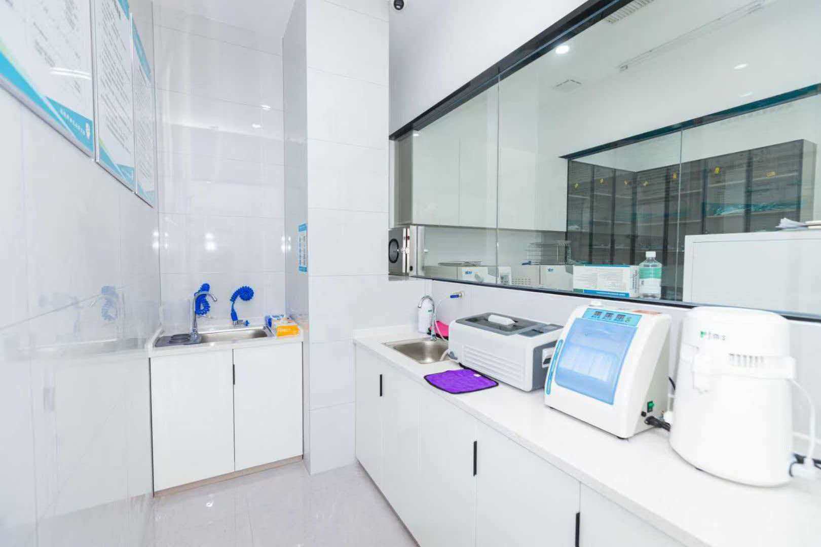 岳池縣牙科哪個比較好？推薦愛牙仕口腔5980元起做種植牙，黃宏深醫(yī)生團(tuán)隊(duì)駐診新東街