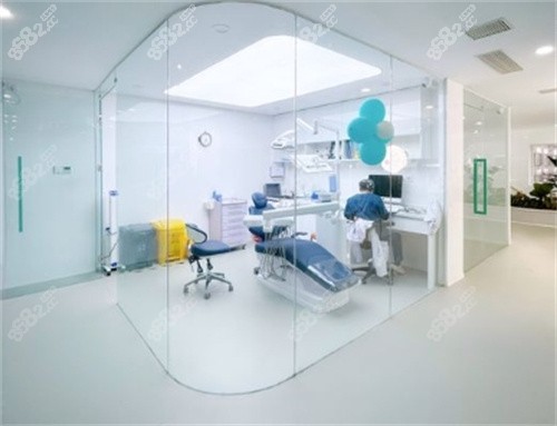 鄭州青松口腔醫(yī)院治療區(qū)