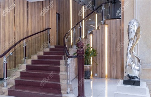 深圳美加美醫(yī)療美容樓梯環(huán)境 深圳美加美醫(yī)療美容樓梯環(huán)境