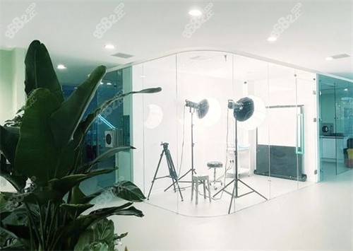 鄭州青松口腔醫(yī)院大廳一角