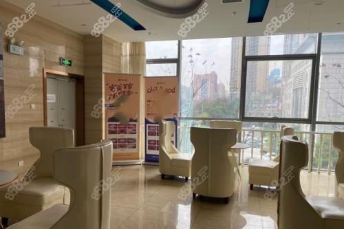 株洲優(yōu)伢仕口腔候診區(qū)