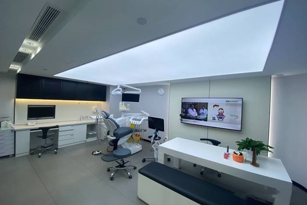 二、上海億大口腔的科室與診療項目