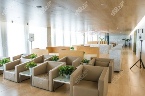 烏魯木齊美尼康配眼鏡貴嗎？RGP/OK 鏡等價格區(qū)間來看都不貴