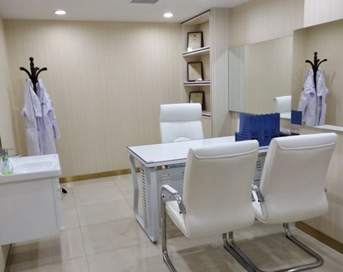 技術實力：精細手法+高成活率=行業(yè)口碑