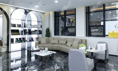 重慶軍科整形美容醫(yī)院等待區(qū)