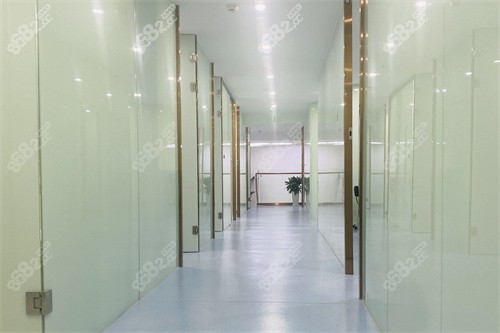 重慶鄭荃麗格青春醫(yī)療美容走廊環(huán)境