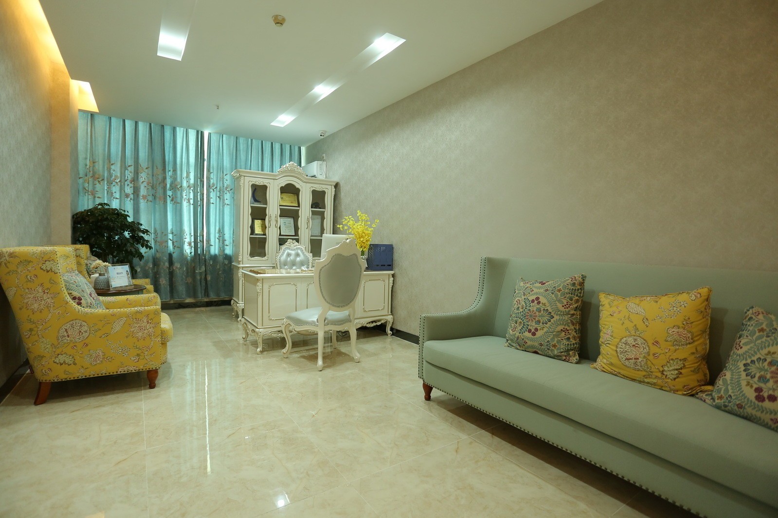 8、深圳富華整形美容醫(yī)院——歷史悠久的醫(yī)美老品牌