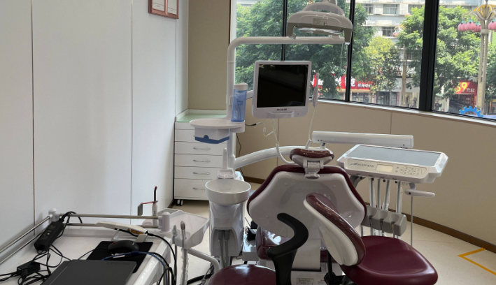 深圳愛康健口腔醫(yī)院：連鎖品牌與免費(fèi)檢查