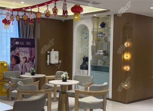 貴陽(yáng)華美紫馨整形大廳