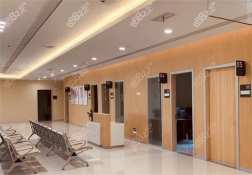 連云港愛爾眼科候診區(qū)環(huán)境圖