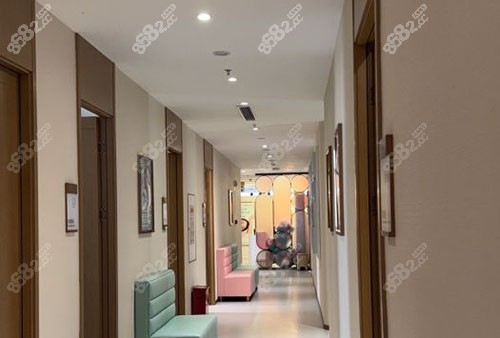 貴陽(yáng)華美紫馨整形走廊環(huán)境圖