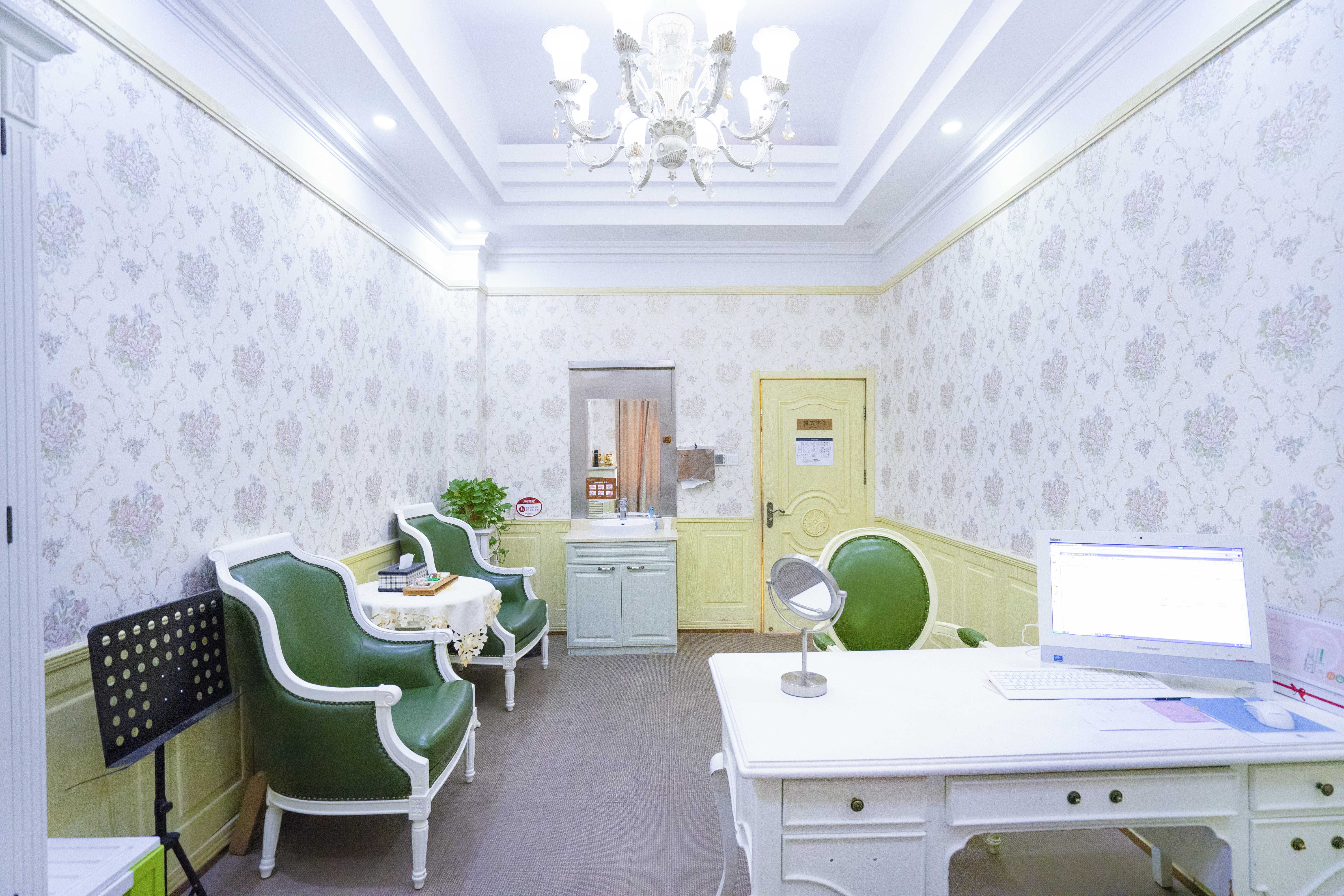 潤(rùn)美玉之光黃聰臨床經(jīng)驗(yàn)多體現(xiàn)在哪？