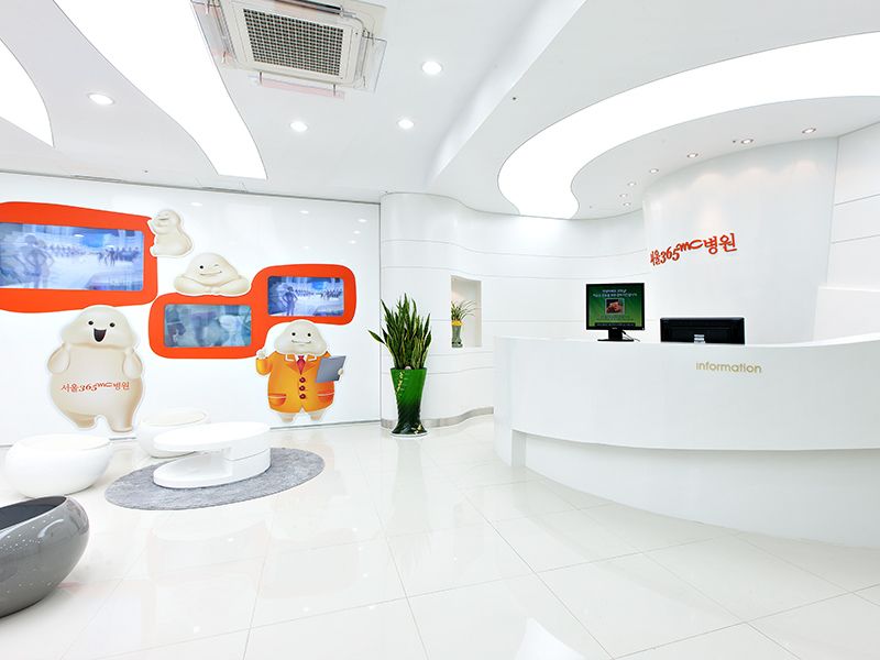 成都馮安明吸脂價格多少？局部精細(xì)吸脂1.5-2.8萬元/部位，多部位聯(lián)合吸脂3.5-5萬元，大體積吸脂6萬元起