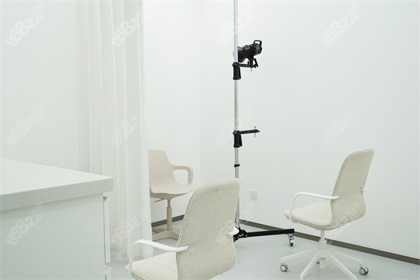 北京禾禾口腔怡和門診詢問(wèn)區(qū)環(huán)境一覽