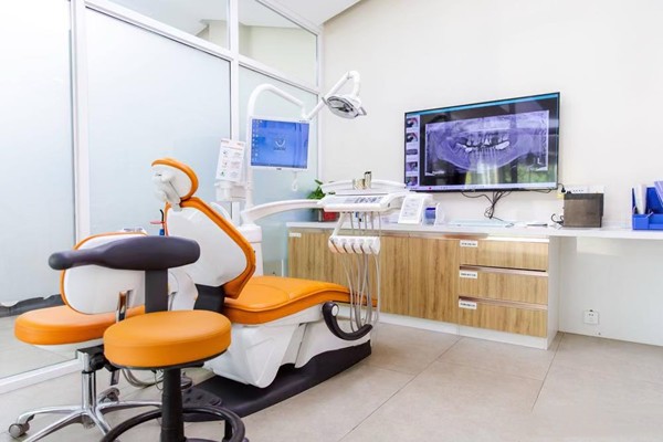 洛陽美萊醫(yī)療美容醫(yī)院——“小楊冪”升罩杯