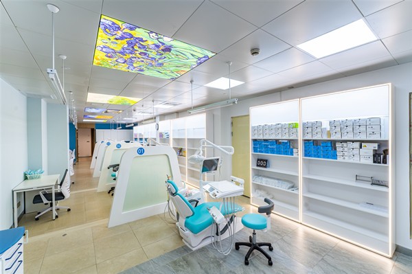 2. 電話預約（較直接，適合不擅長手機操作的群體）??