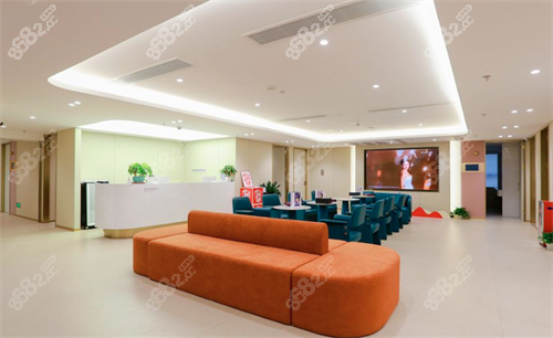 深圳富華醫(yī)療美容等待區(qū)