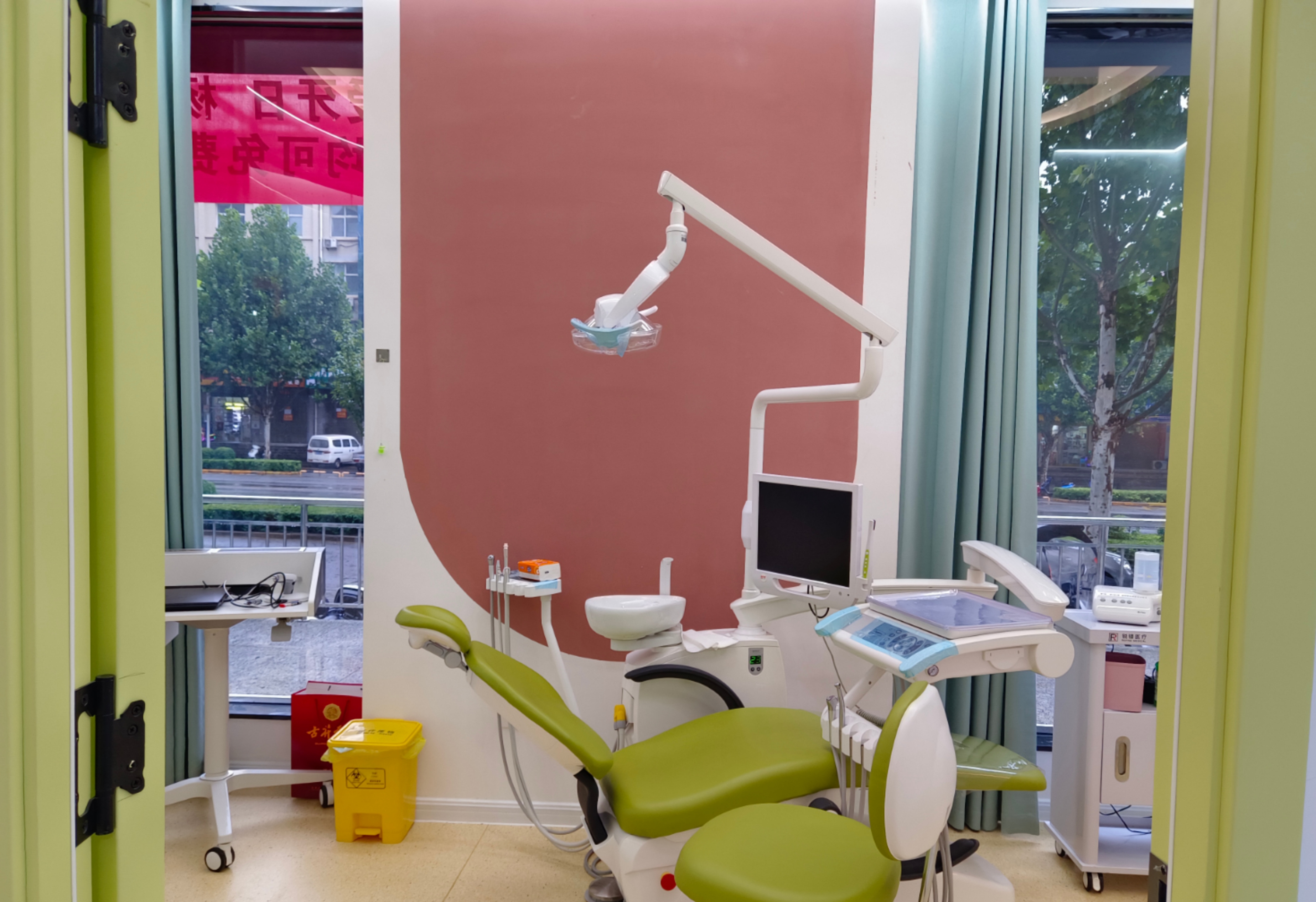 二、酒泉諾貝爾口腔醫(yī)院的技術(shù)優(yōu)勢(shì)