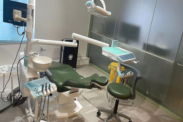 佛山粵冠口腔醫(yī)院與南海粵冠口腔收費(fèi)價(jià)目表對(duì)比