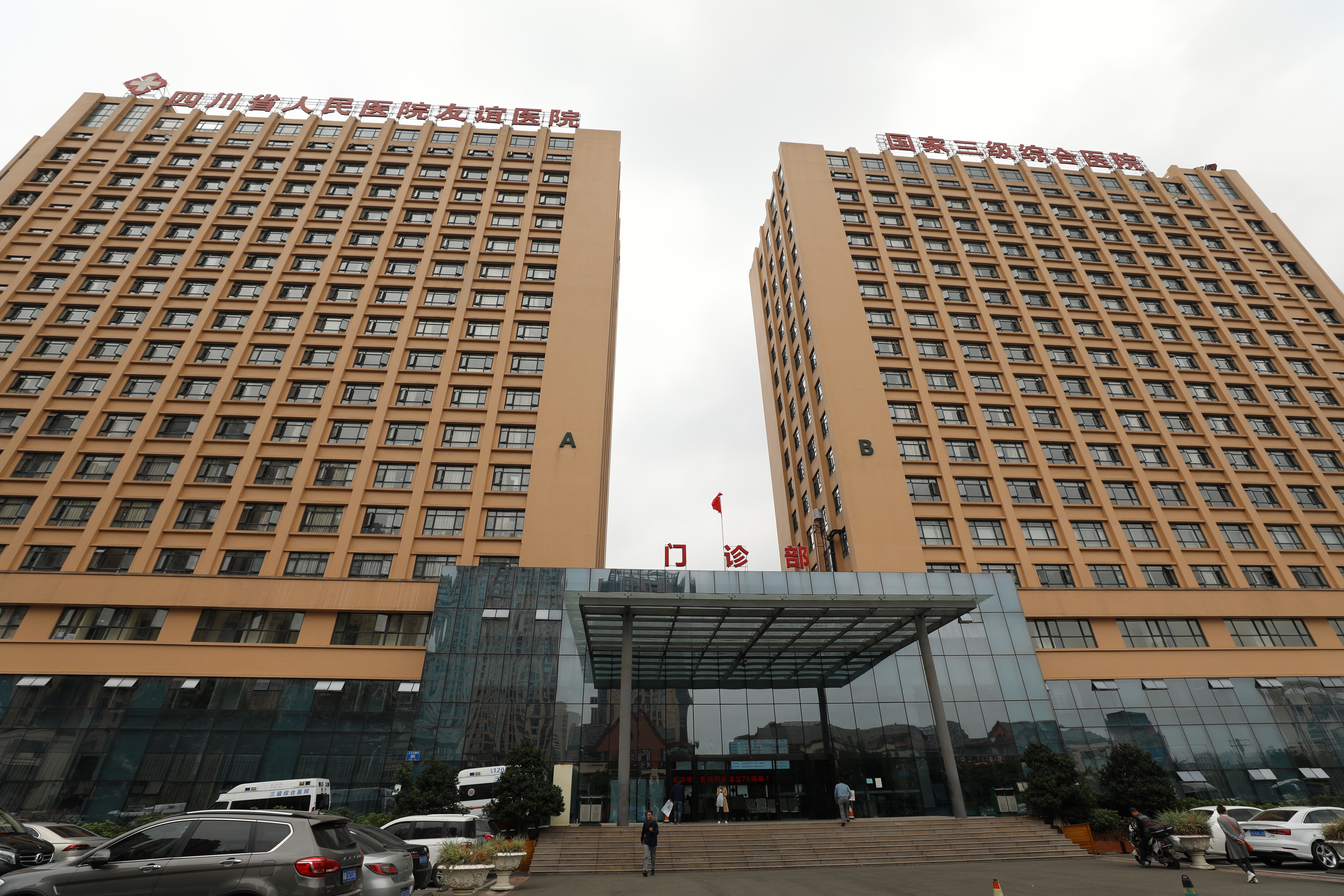 何照華——改臉型技術(shù)創(chuàng)新者